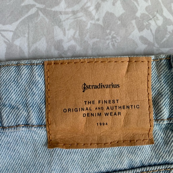 Stradivius High-Rise Distressed Mom Fit Denim Shorts - Picture 3 of 4